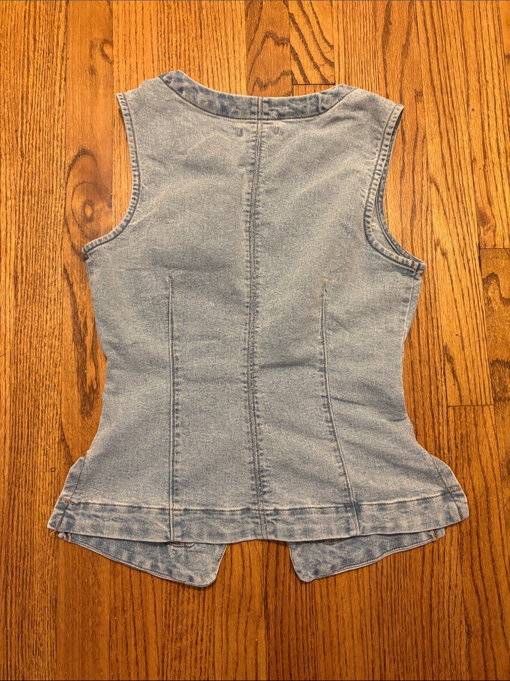 Sleeveless Denim Vest Top - Light Blue - Picture 5 of 5